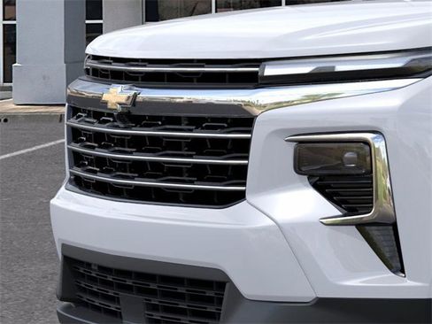 New 2025 Chevrolet Traverse LT image 13