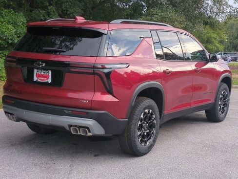 New 2027 Chevrolet Traverse Z71 w/ Driver Confidence Package AWD/4WD image 4