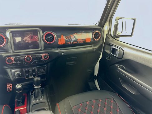 Used 2022 Jeep Gladiator Sport image 19