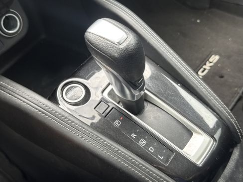 Used 2018 Nissan Kicks SV FWD image 20