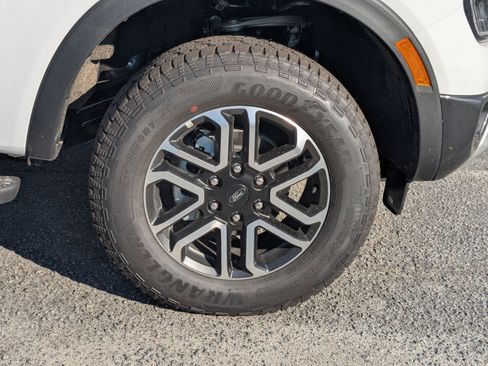 New 2025 Ford Ranger Lariat w/ FX4 Off-Road Package image 12