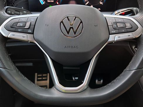 Certified 2025 Volkswagen Tiguan SE R-Line AWD/4WD image 22