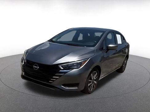 Used 2025 Nissan Versa SV FWD image 7