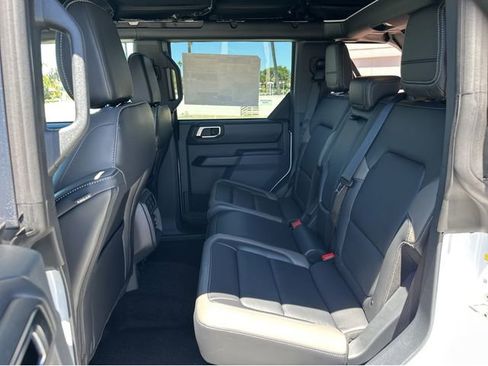 New 2025 Ford Bronco Outer Banks image 17