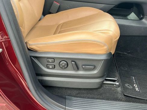 Used 2025 INFINITI QX80 Sensory image 30