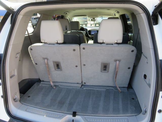 Used 2017 GMC Acadia SLT w/ LPO, Cargo Package FWD image 20