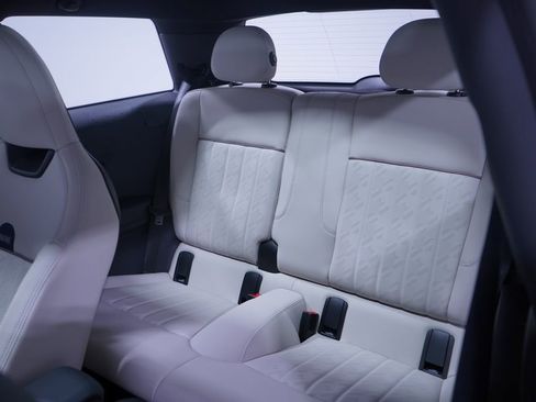 Used 2025 MINI Cooper 2-Door Hardtop image 9