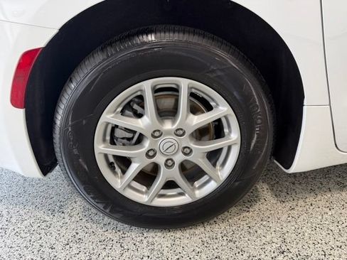 Used 2026 Chrysler Pacifica Select FWD image 35