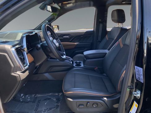 Used 2024 GMC Canyon AT4 AWD/4WD image 9