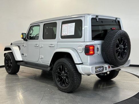 Used 2022 Jeep Wrangler Unlimited Sahara image 5