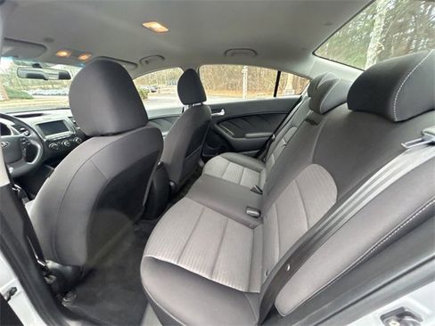 Used 2018 Kia Forte LX w/ LX Popular Package image 12