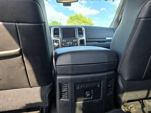 Used 2015 RAM 1500 Laramie w/ Convenience Group AWD/4WD image 10