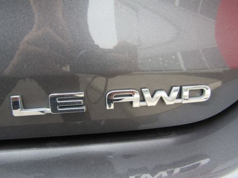 Used 2024 Toyota Highlander LE image 13