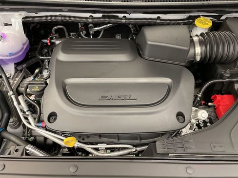 New 2026 Chrysler Voyager LX image 17