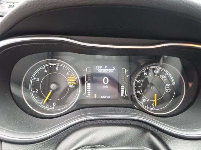 Used 2019 Jeep Cherokee Latitude Plus AWD/4WD image 6