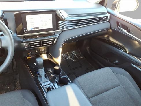 Used 2025 Toyota Camry LE image 29