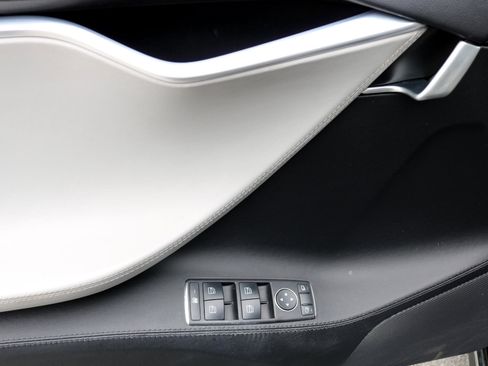 Used 2013 Tesla Model S image 14
