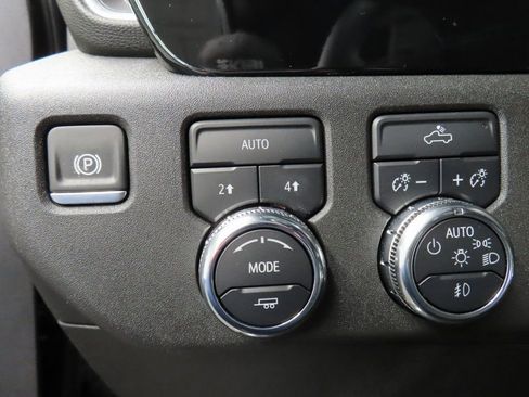 Used 2025 GMC Sierra 1500 Elevation image 45