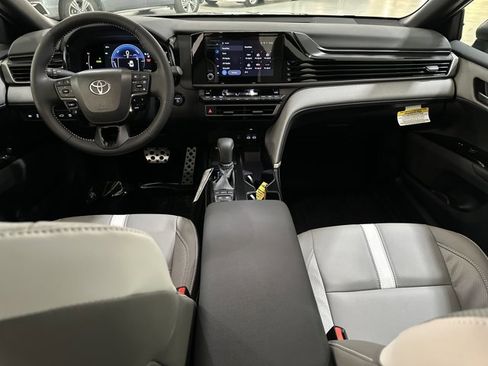 Used 2026 Toyota Camry SE image 25
