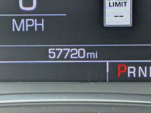 Used 2019 Chevrolet Traverse Premier w/ Driver Confidence II Package FWD image 32