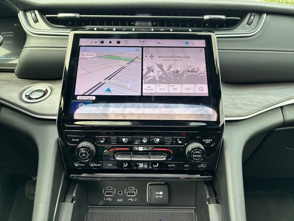 New 2024 Jeep Grand Cherokee Limited 4xe w/ Luxury Tech Group II AWD/4WD image 19