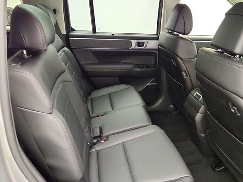 Used 2025 Hyundai Santa Fe Limited FWD image 23