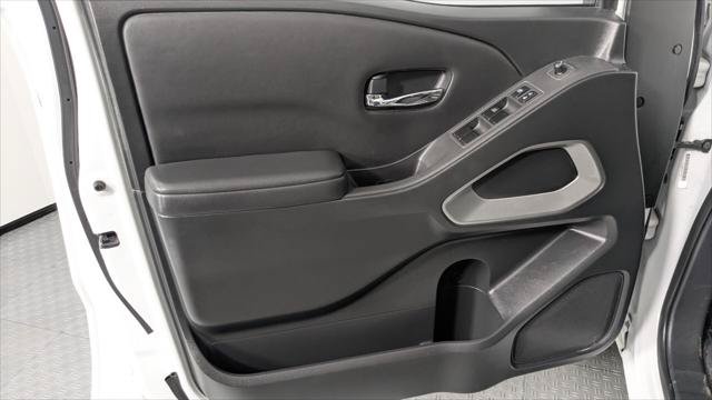 Used 2022 Nissan Frontier SV RWD image 13