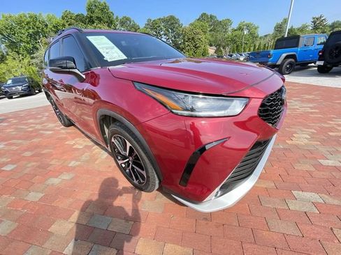 Used 2022 Toyota Highlander XSE FWD image 38