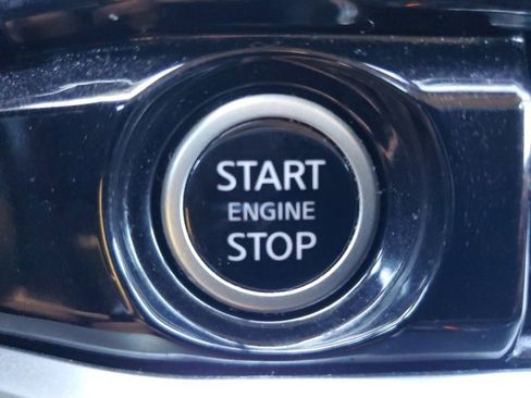 Used 2022 Nissan Pathfinder S image 34