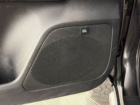 Used 2017 Toyota Tacoma TRD Off-Road image 23