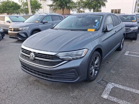 Used 2022 Volkswagen Jetta SE FWD image 6