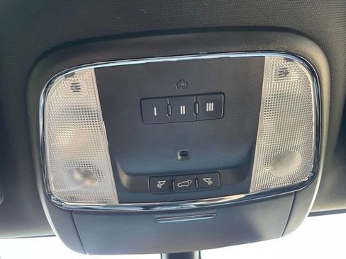 Used 2015 Jeep Grand Cherokee Limited w/ Trailer Tow Group IV AWD/4WD image 17