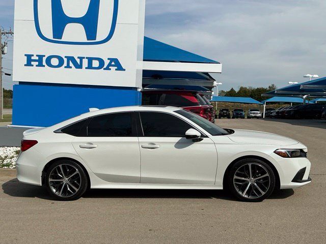 Used 2024 Honda Civic Touring image 2