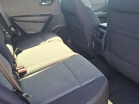 Used 2022 Nissan Rogue SV FWD image 22