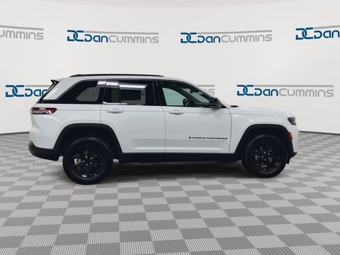 New 2026 Jeep Grand Cherokee Altitude AWD/4WD image 9