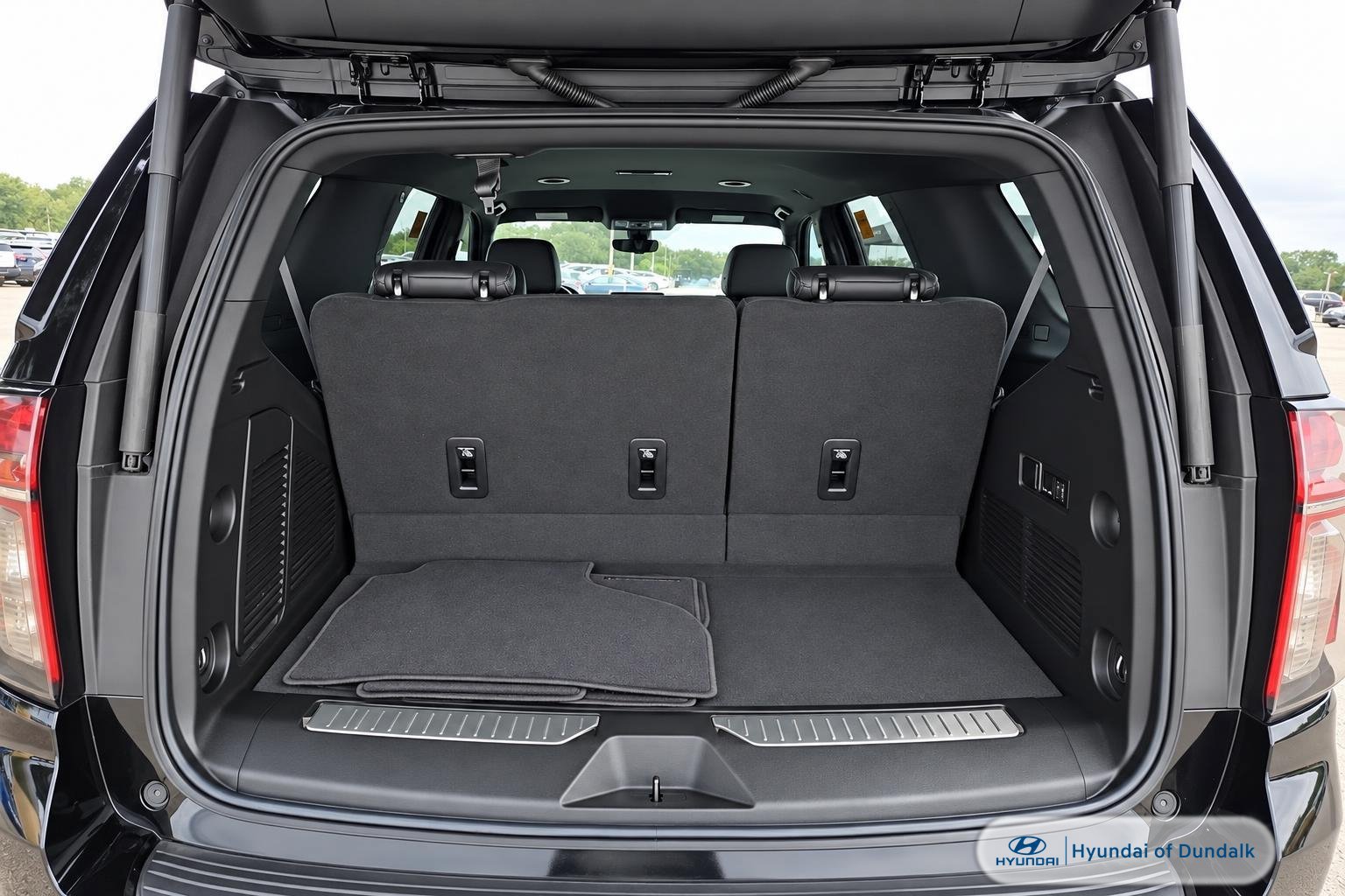 Used 2022 Chevrolet Tahoe High Country RWD image 10