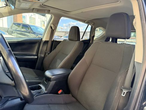 Used 2018 Toyota RAV4 XLE AWD/4WD image 15