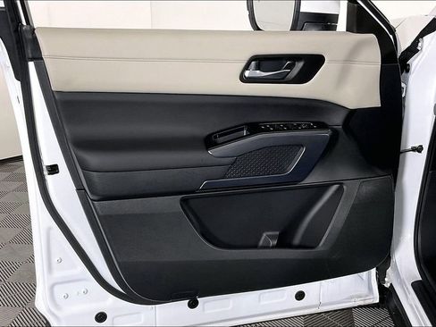 Certified 2025 Nissan Pathfinder SL image 24