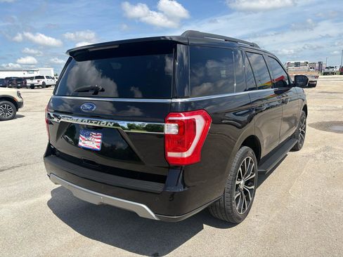 Used 2019 Ford Expedition XLT w/ Equipment Group 201A AWD/4WD image 3