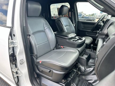 Used 2022 RAM 3500 Tradesman w/ Chrome Appearance Group AWD/4WD image 24