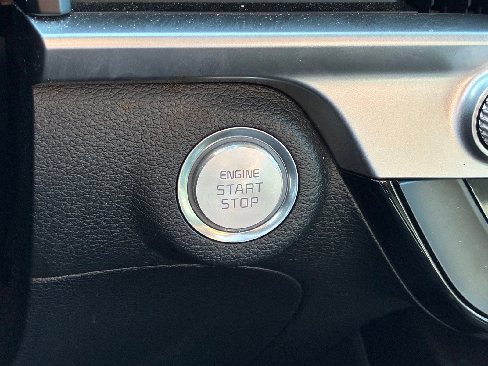 Used 2025 Kia Telluride S AWD/4WD image 7
