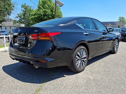 Certified 2024 Nissan Altima 2.5 SV w/ SV Premium Package FWD image 6