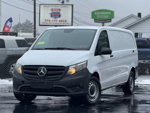 Used 2022 Mercedes-Benz Metris Long w/135  WB Van 3D image 1