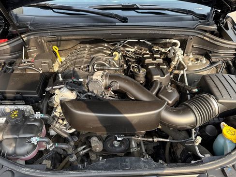 Used 2025 Dodge Durango GT AWD/4WD image 37