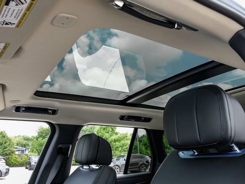 New 2026 Land Rover Range Rover SE AWD/4WD image 4