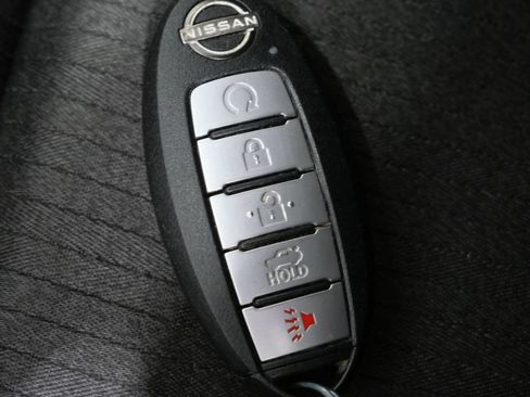 Used 2024 Nissan Altima 2.5 SV FWD image 24