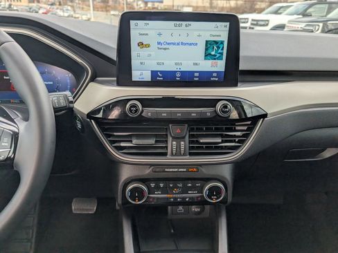 Used 2022 Ford Escape SEL w/ Technology Package image 21