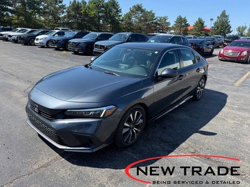 Used 2023 Honda Civic EX image 1