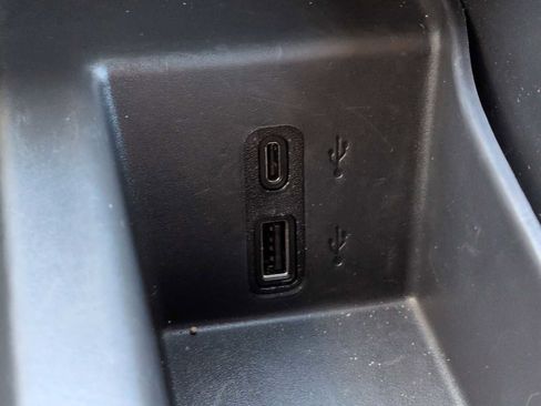 Used 2024 GMC Acadia Elevation image 32