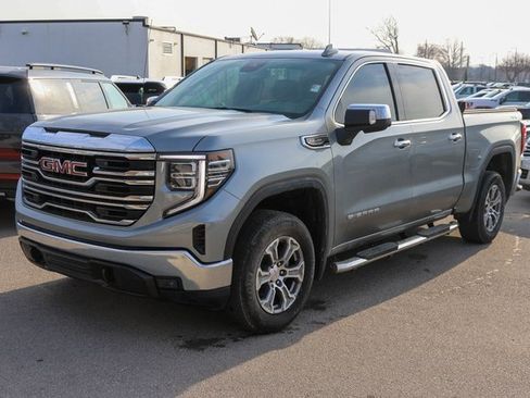 Used 2024 GMC Sierra 1500 SLT image 3